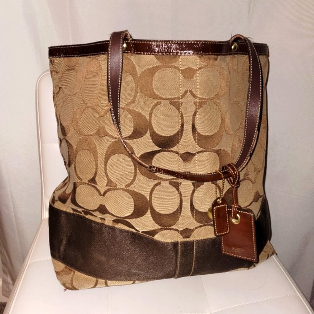 Coach purse - Picture 2 of 12